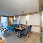 Mgm & Residences - Le Roc Des Tours 4* ル・グラン・ボルナン