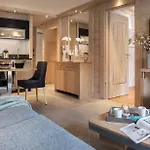 アパートホテル Mgm & Residences - Le Roc Des Tours 4*
